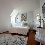 D'hotes & Le Chez Qui J'habite Bed & Breakfast