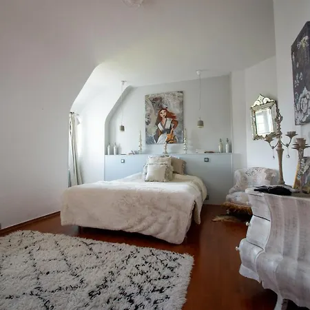 D'hotes & Le Chez Qui J'habite Bed & Breakfast