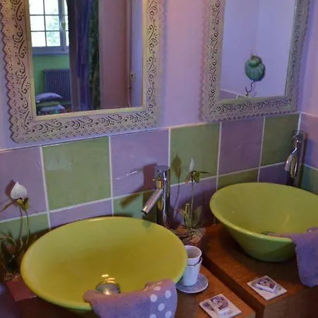 D'hotes & Le Chez Qui J'habite Bed & Breakfast